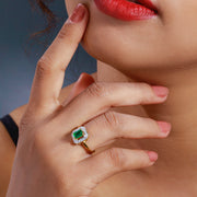 Side View of Vintage Style Emerald Green Stone Ring in Gold Plating